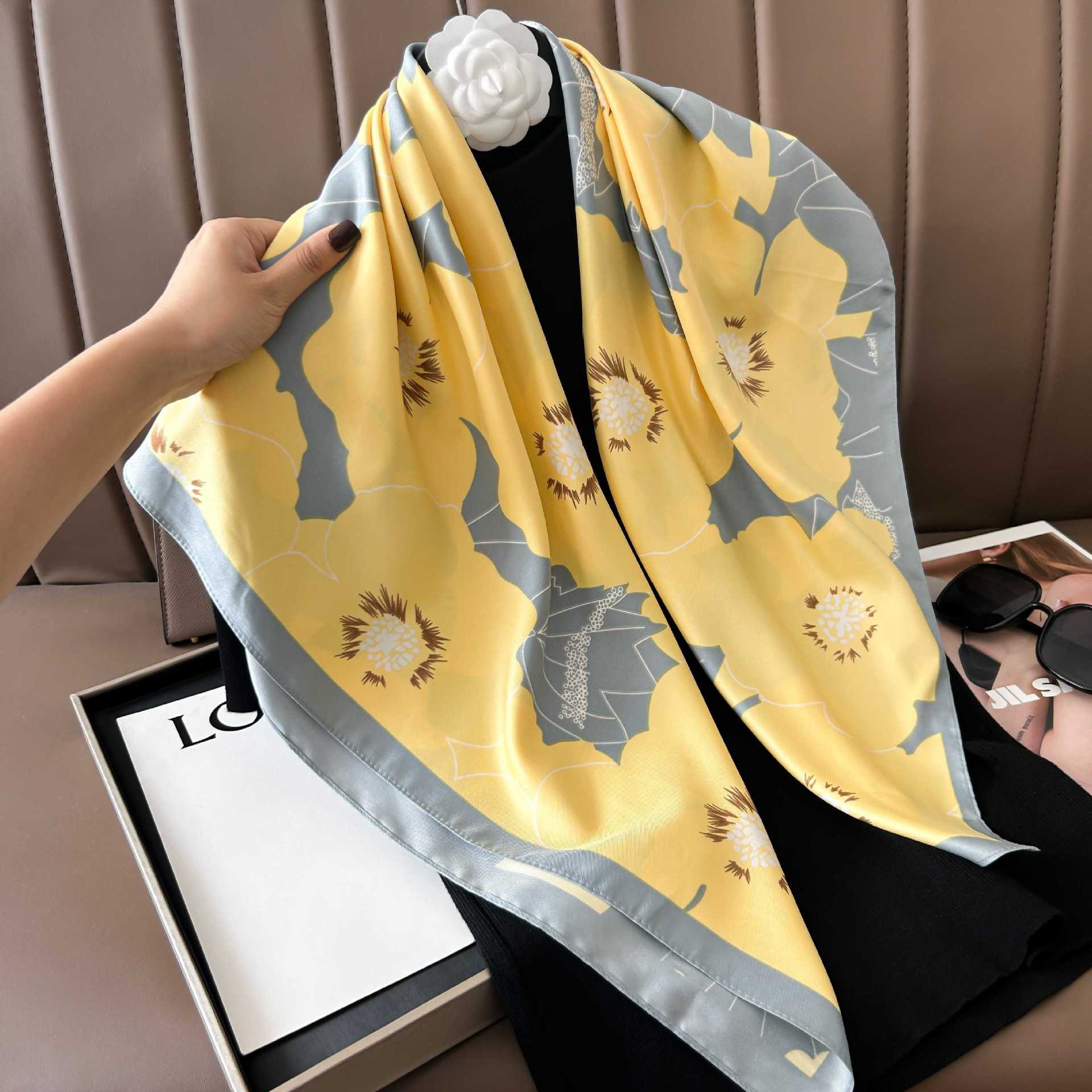 Picture of New 90cm Large Square Silk Elegant High-grade Decorative Shawl Women's Silk Scarf Fashion All-match Professional Scarf