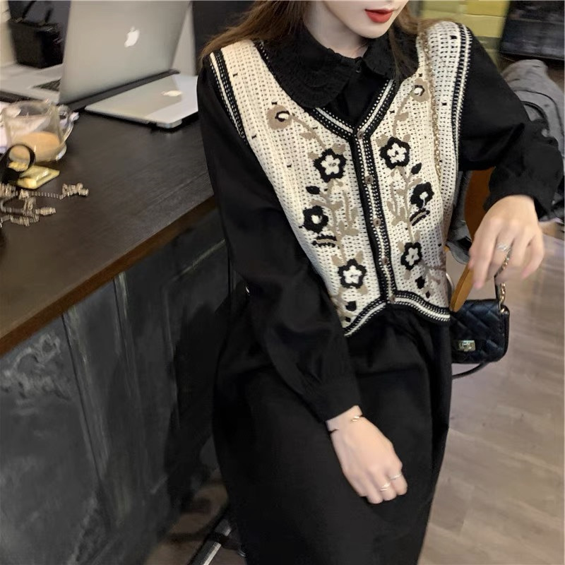 Picture of New Korean Style Knitted Vest Women's Vintage Embroidered Crochet Knitted Shirt Waistcoat Vest Sleeveless Jacket Spring and Summer