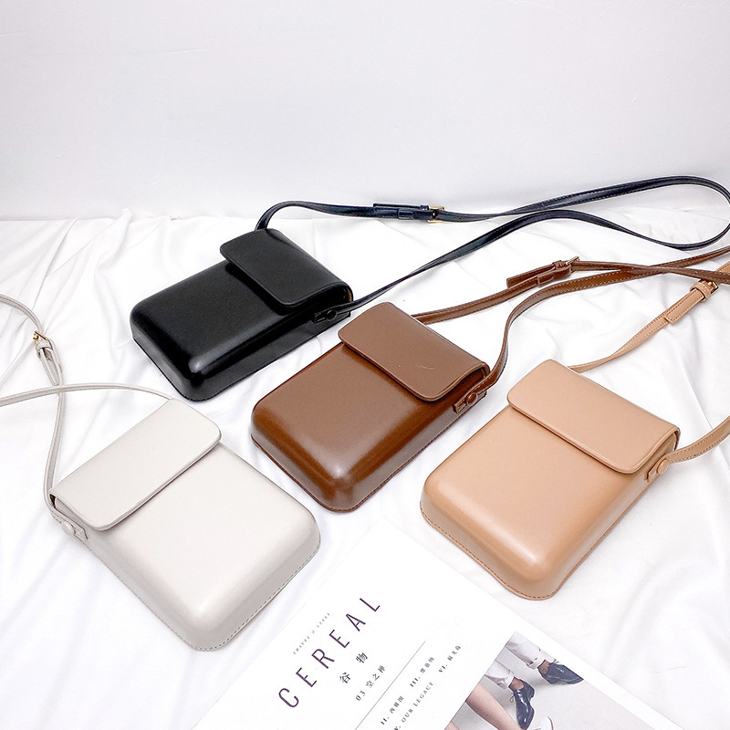 Picture of Vertical Korean and Japanese Style Coin Purse That Can Hold a Phone, Retro Unisex Neck-Hanging Mini Crossbody Bag, Small Vintage-Style Bag