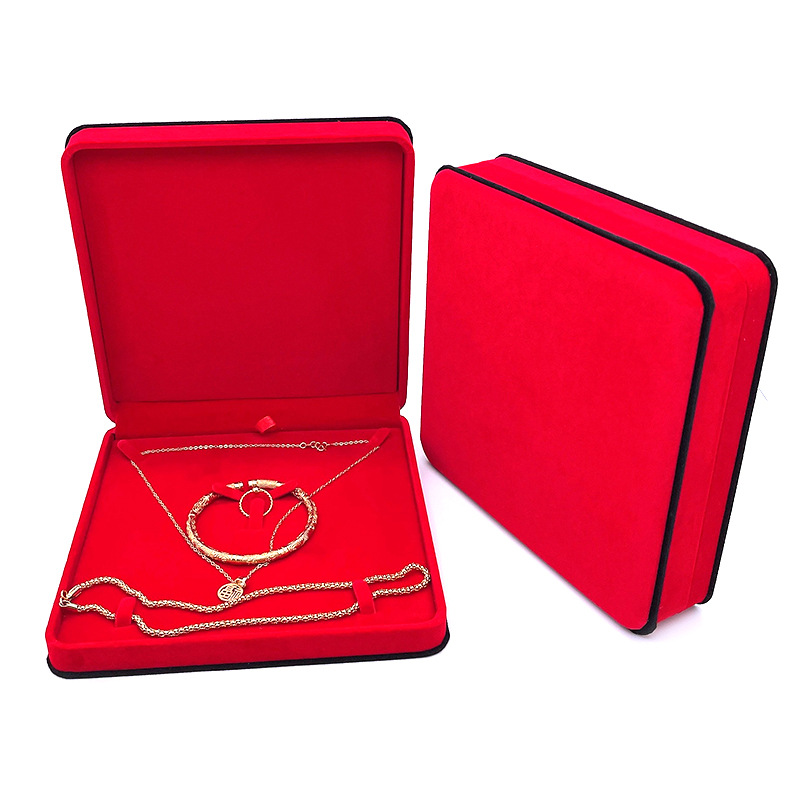 Big suit Red with Black Edge Rounded Flannel Jewelry Box Ear Nail Box Plush Face Earring Box Jewelry Storage Box
