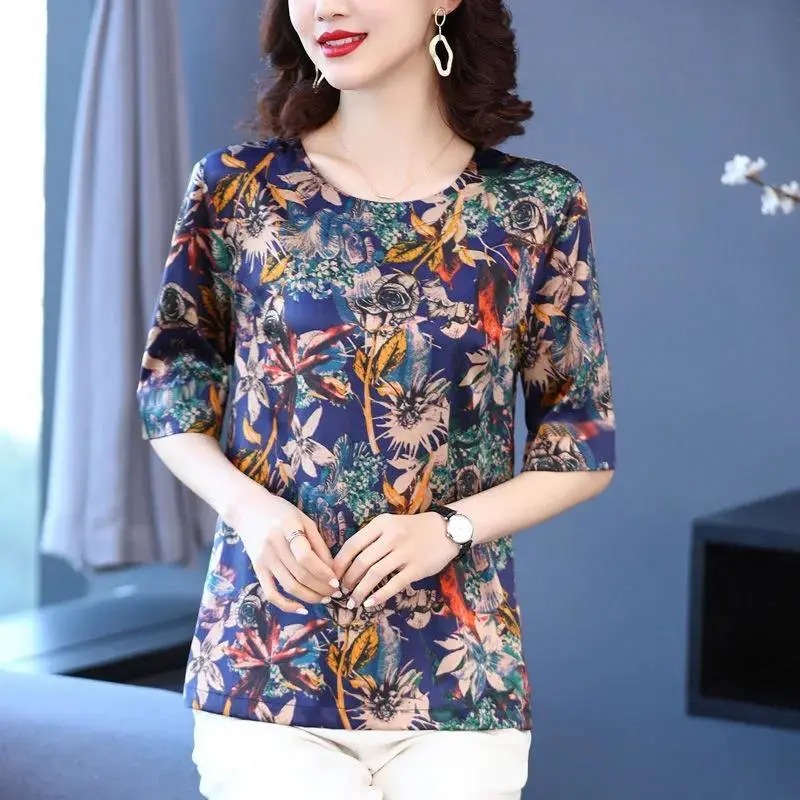 2024 Summer Ice Silk Top Mother's 5-point Sleeve Middle-aged and Elderly Foreign Style Age-reducing T-shirt Loose plus size Women's Clothing