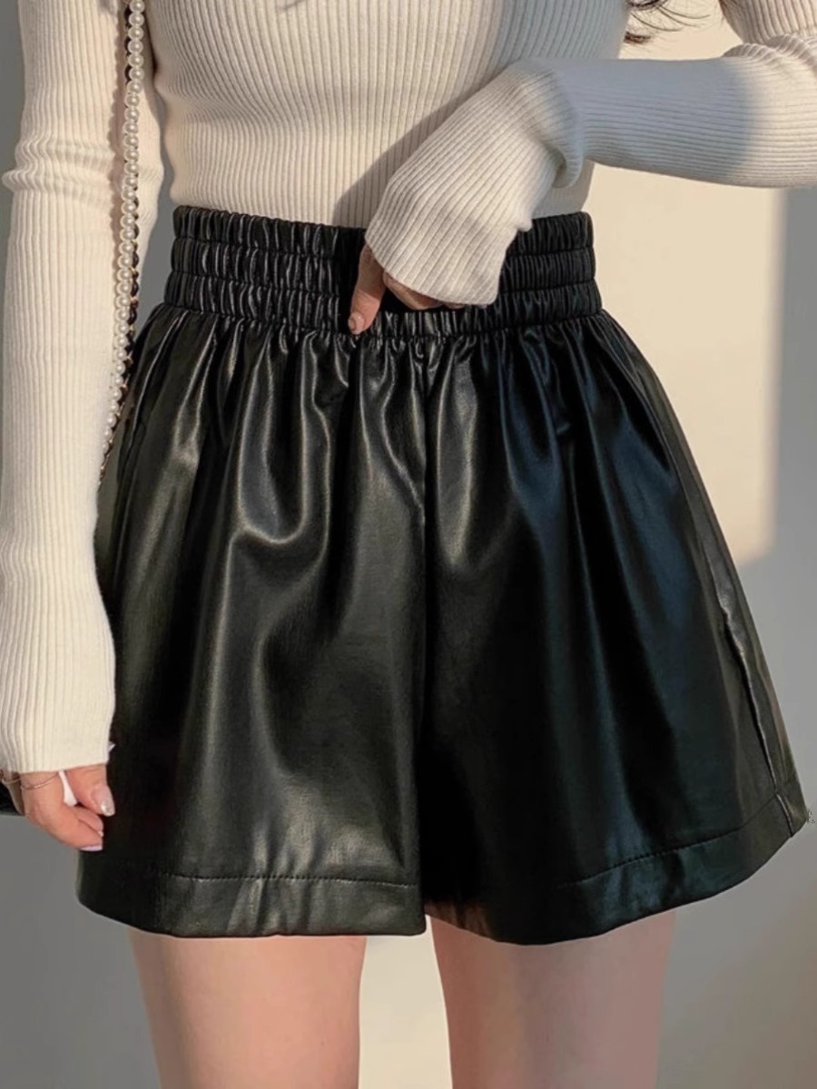 pu leather shorts women's 2023 autumn and winter new high waist slim tight pants small black sexy hot pants