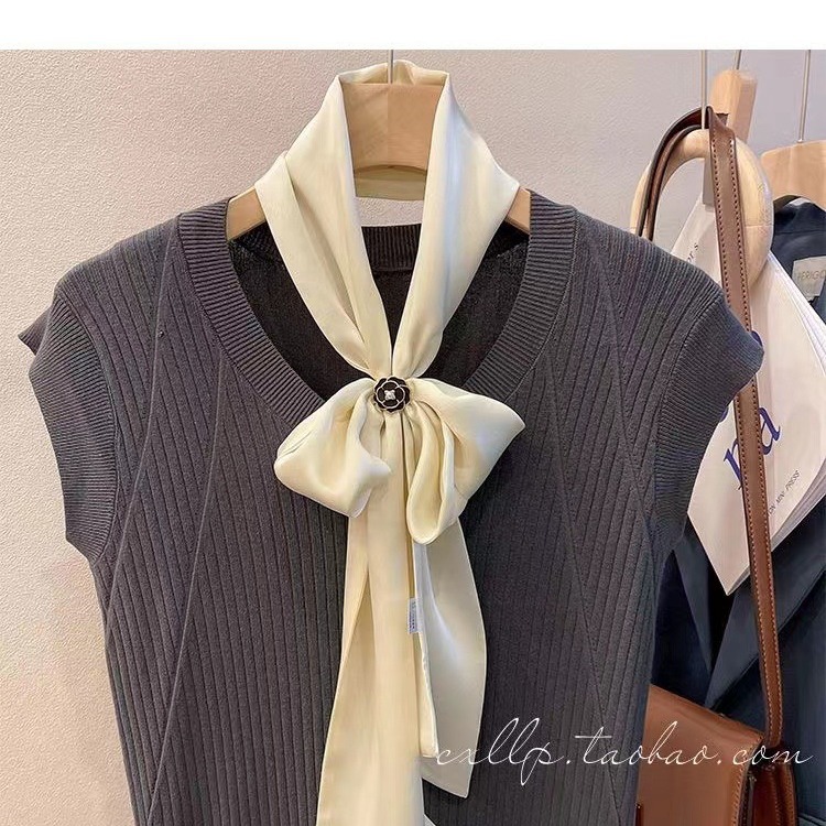 Picture of Silk Scarf Buckle Multifunctional New Camellia Versatile Corner Buckle Dual-Purpose Scarf Small Square Scarf Buckle Pearl Scarf Buckle