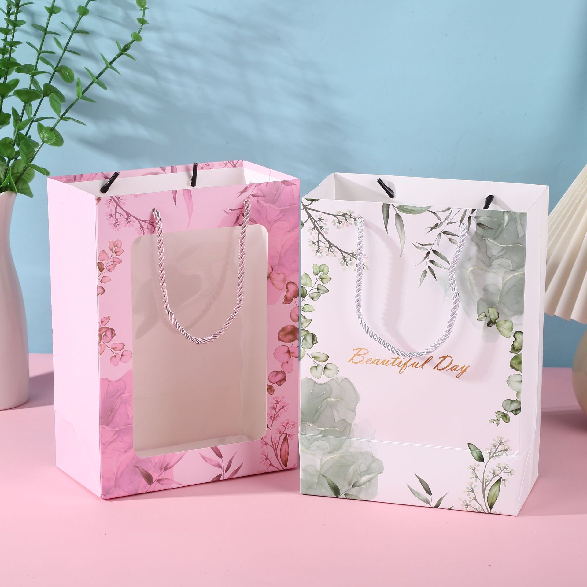 Spot Window Transparent Gift Bag Creative Holiday Gift Packaging Bag Square High-End Flower Handbag Paper Bag