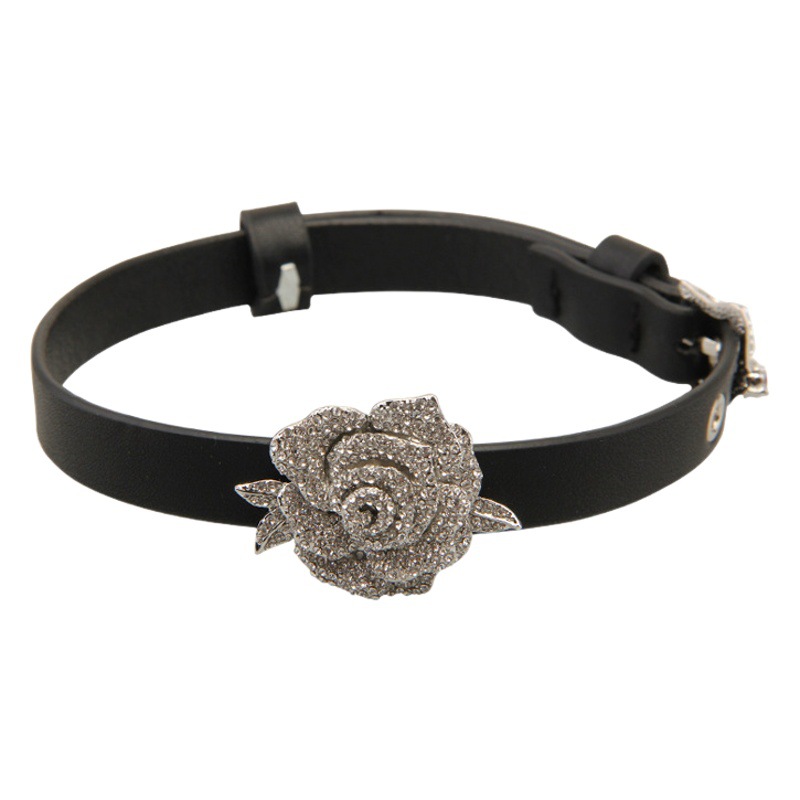 Picture of Korean Diamond Flower Belt Bracelet European and American Light Luxury Niche Design Sense Bracelet Personalized New Style Heavy Industry Bracelet for Women
