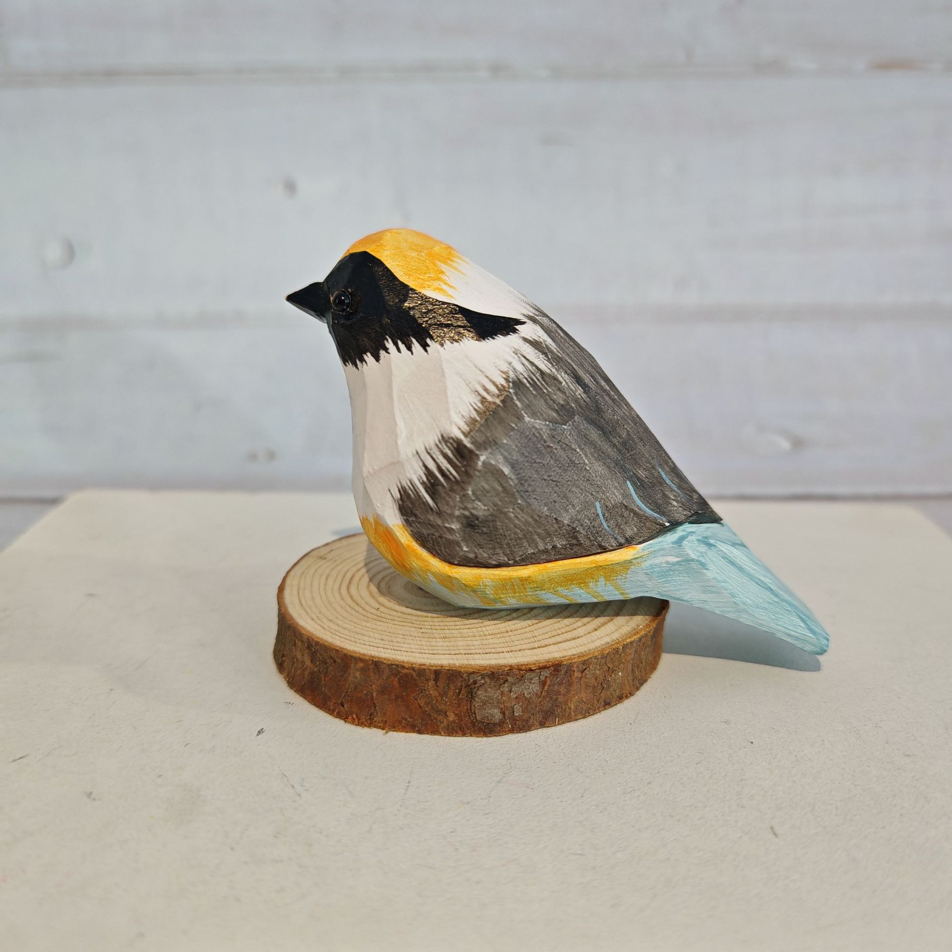 Picture of Bird Wood Carved Ornaments Cute Children's Toys Birthday Gift Hand Carved Colored Healing Desktop Ornaments Animals