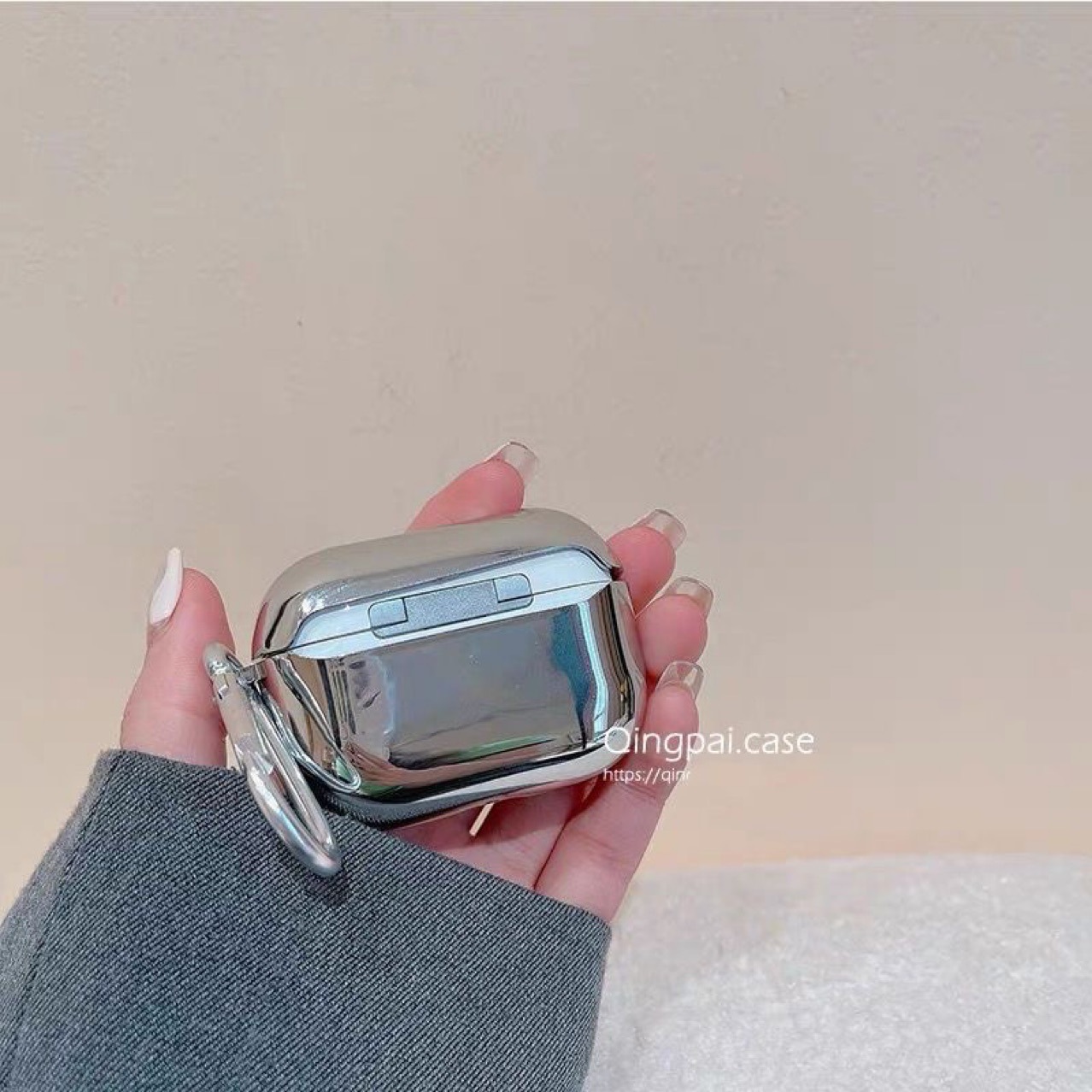 Picture of Ins Style Electroplated Stereo Silver Classy Heart Suitable for Apple AirPods Wireless Bluetooth Headset Protective Case Cover