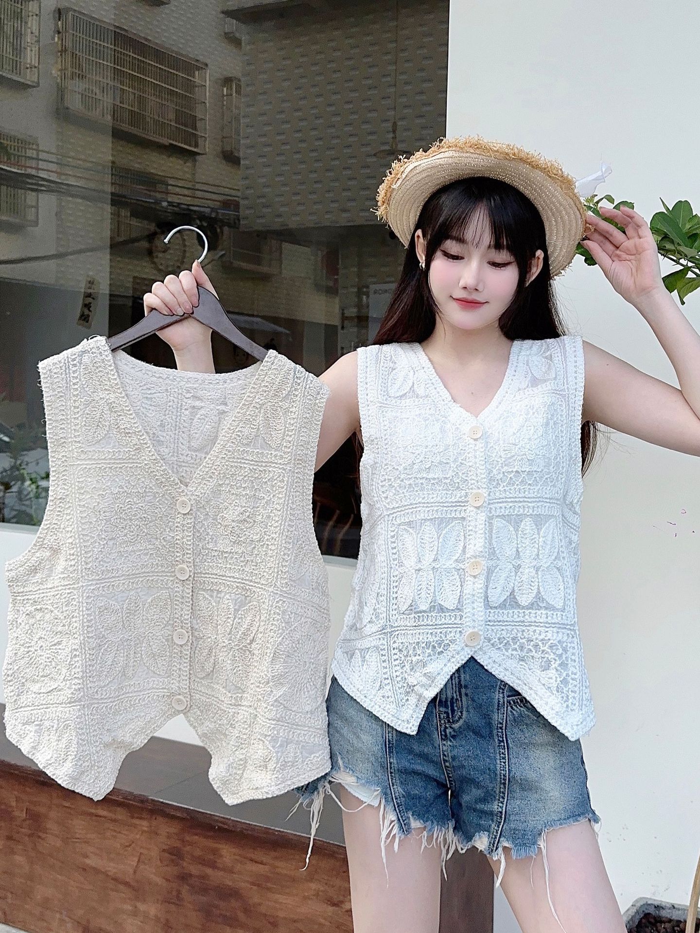 Picture of Strength recommend Solid Color Design Sense Sleeveless Cardigan Vest Women's Summer New French Hollow All-match Top 2025