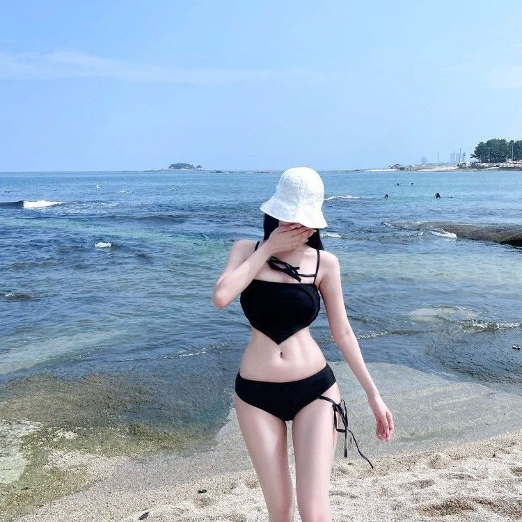 Cross-border South Korea Dongdaemun ins style retro simple small chest tube chest triangle split swimsuit women's swimwear wholesale