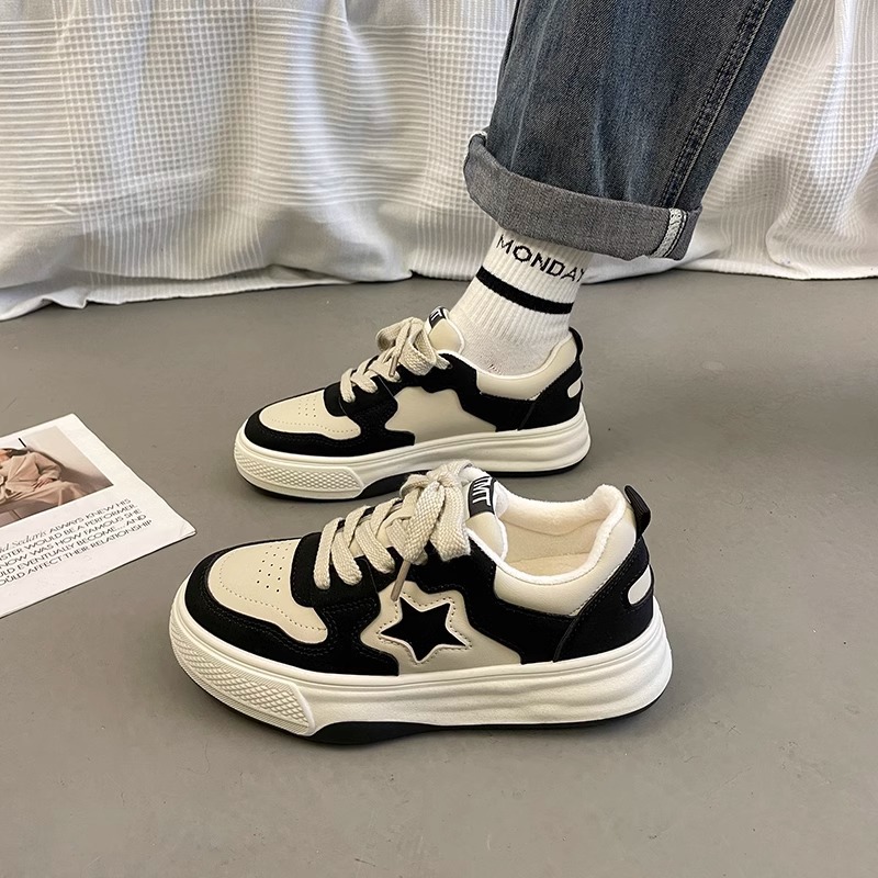 White Shoes Women's 2024 Spring and Autumn New Internet Popular Super Popular Niche Platform Casual Board Shoes All-match Student Spring Sports