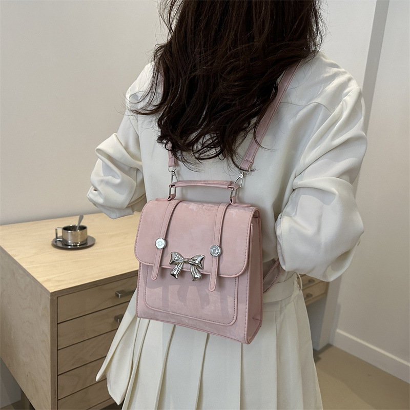 Picture of Women's Shoulder Bag New Niche Design Shoulder Bag Korean Beautiful Casual Butterfly Hand Crossbody Small Square Bag