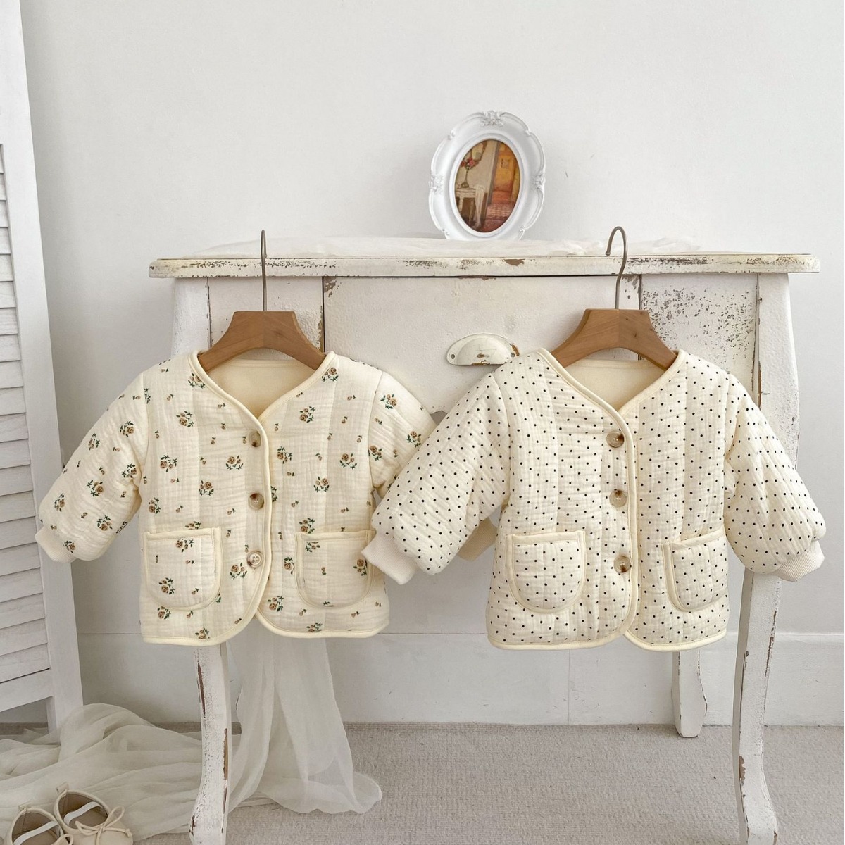 Picture of ins Korean style winter baby V-neck quilted jacket girl baby floral cardigan cotton-padded jacket thickened warm cotton-padded coat