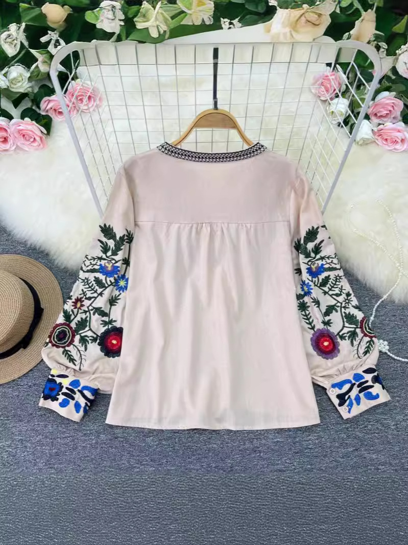 Picture of Spring and Autumn Retro Ethnic Style Elegant Long Sleeve Round Neck Pullover Embroidered Loose Shirt Women's Western Style Doll Shirt Top
