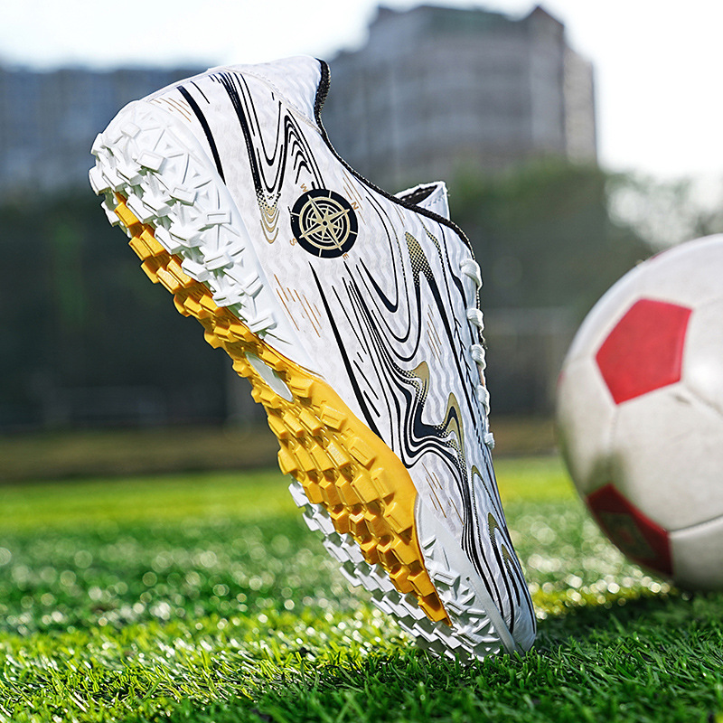 Picture of Cross-border Large Size Children's Spike Football Shoes Men's Outdoor Primary and Secondary School Students' Broken Nail Training Shoes Primary and Secondary School Students' Competition Shoes