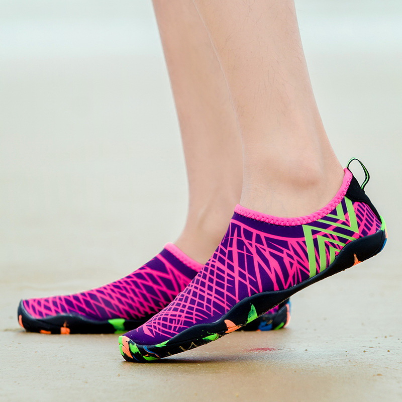 Picture of Water shoes, men and women outdoor diving shoes breathable swimming shoes beach snorkeling shoes