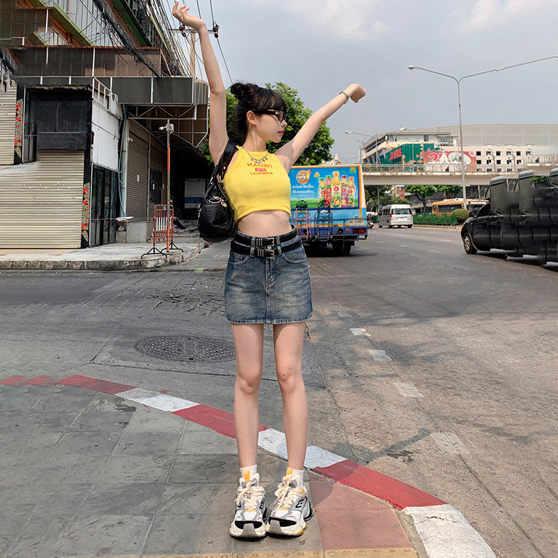 Retro hot girl high waist Denim short skirt women's summer new 2024a-line slimming anti-exposure sheath skirt