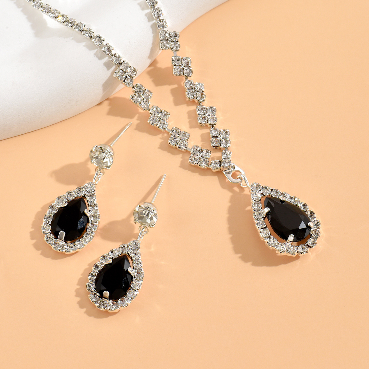Picture of Bridal Jewelry Necklace Bracelet suit Rhinestone Zircon Wedding Dress Women's Wedding Accessories High-end Two-piece Set