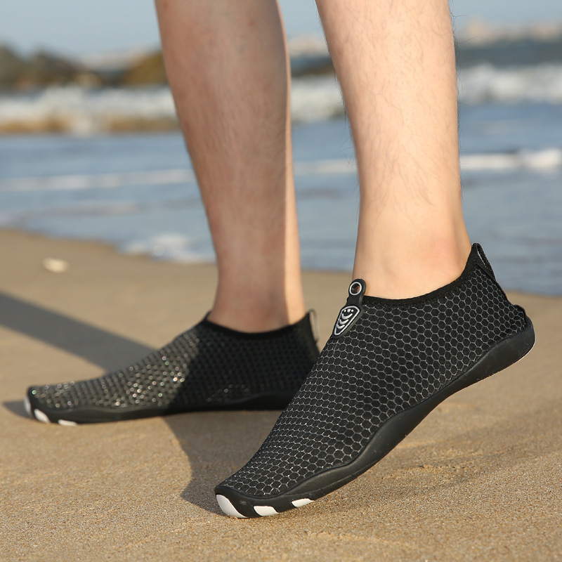 Manufacturer Wholesale 2022 Water Shoes for Men and Women, Suitable for Fitness, Hiking, Rock Climbing, Water Skiing, Snorkeling, Swimming, Non-Slip Amphibious Shoes