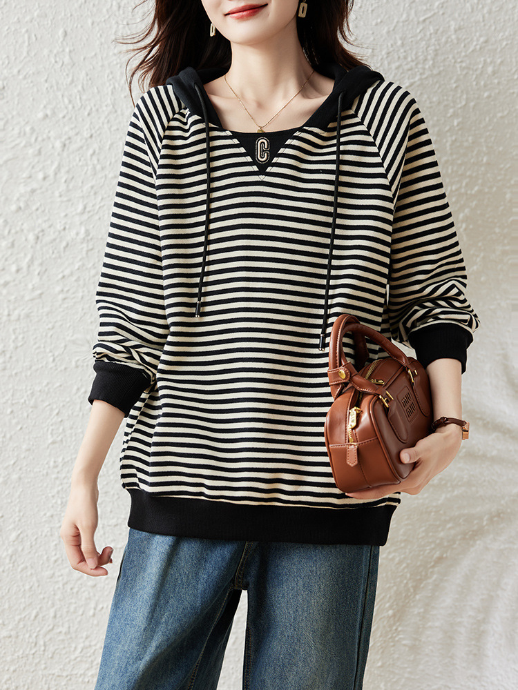 Real Shot of Spot 2024 Autum New Stripesd Hooded Fashionable Age-Reducing Slimming Look Sweatshirt Pullover Top for Women