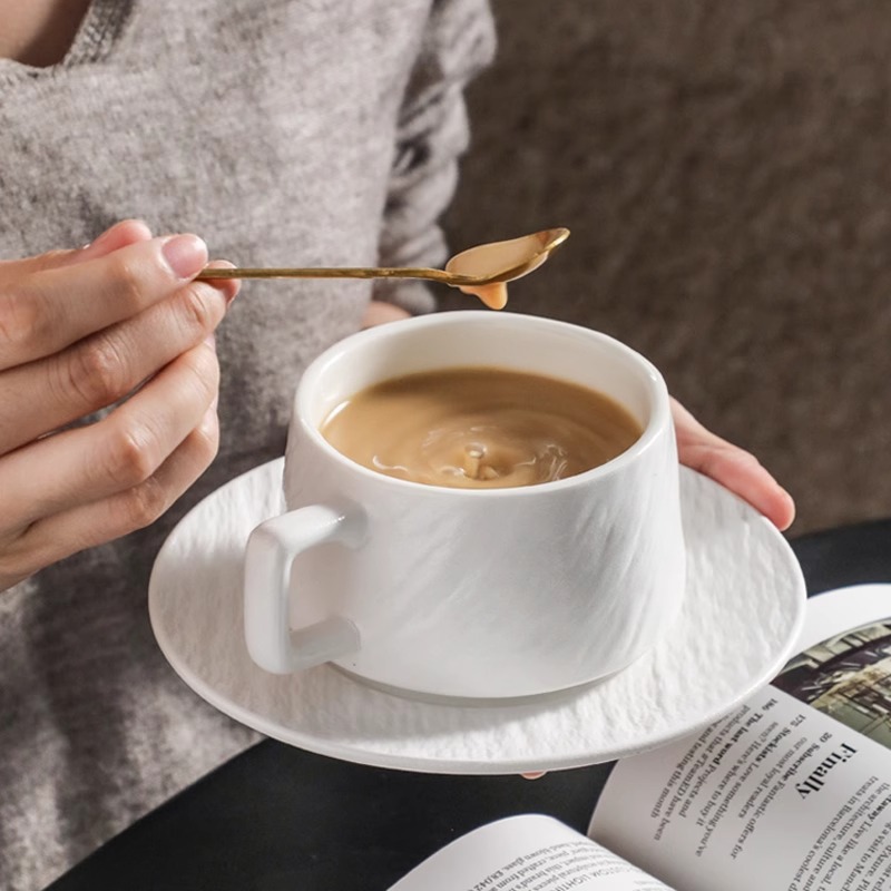 Casual American Coffee Cup and Saucer Set Rock Pattern Tea Cup Hanging Ear Coffee Cup Home Breakfast Cup Afternoon Tea Cup
