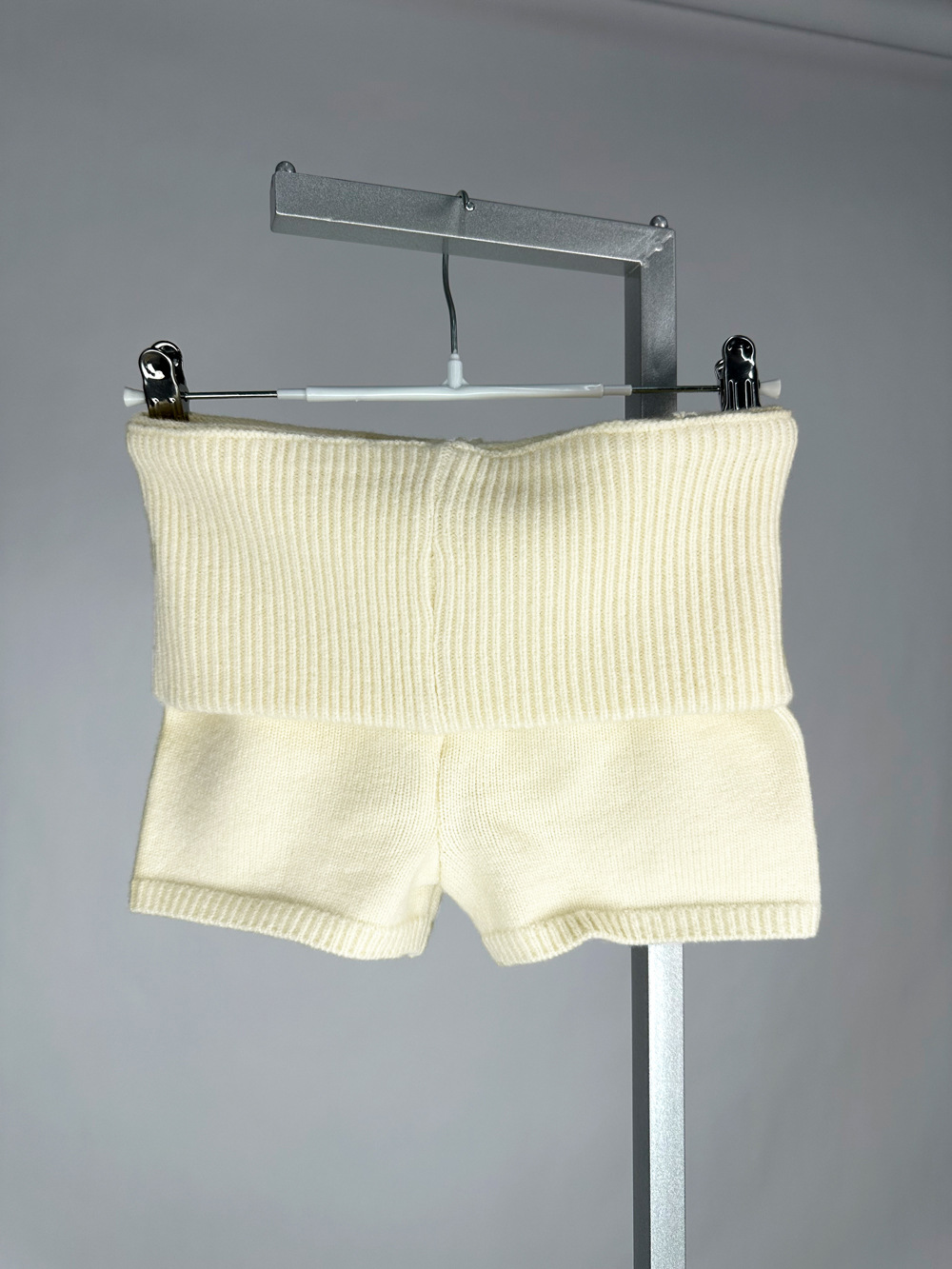 Picture of (Clearout) Designed with High-Quality Pure Lust Style Sexy Low-Waisted Knitted Pants, Slimming Look Elastic Pit Strip Hip-Covering Shorts
