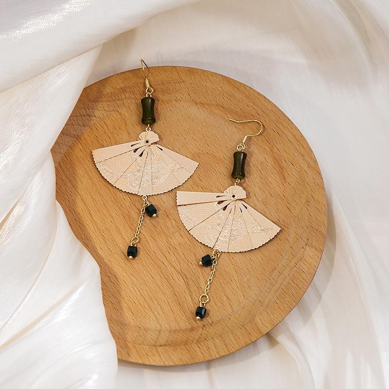New Chinese fan earrings national fashion folding tassel fan earrings micro carving bamboo fan Chinese clothing earrings wholesale