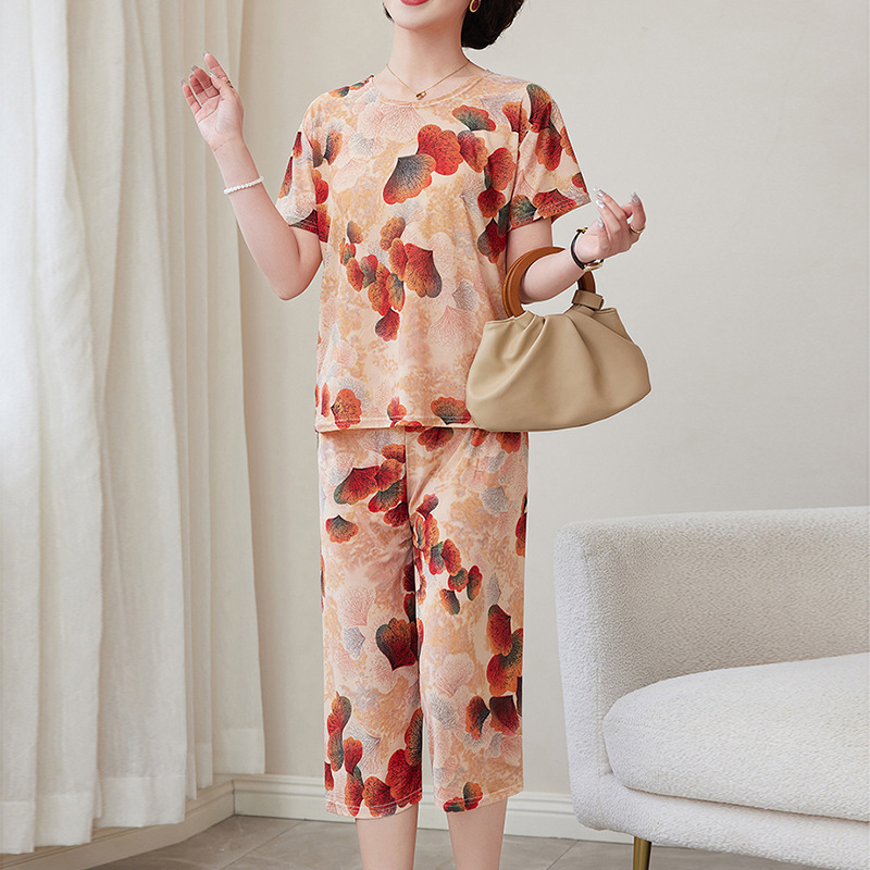 Picture of Explosions Grandma Ice Silk Thin Short-sleeved Capri Pants Two-piece Set Middle-aged and Elderly Mothers Summer Slimming Belly Covering suit