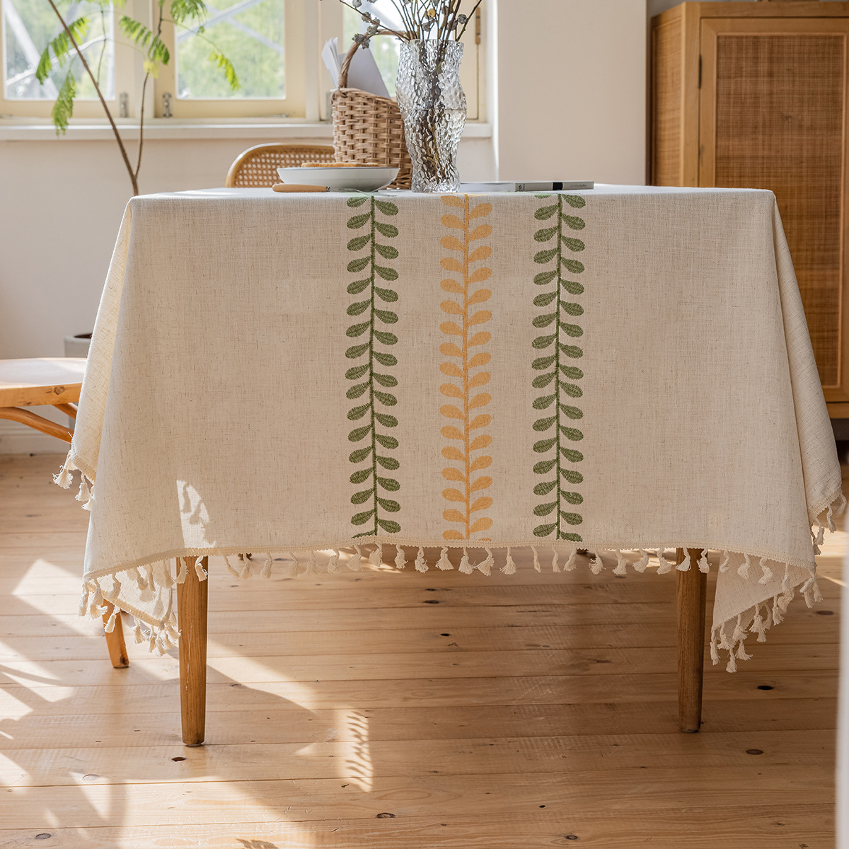 Picture of Yiman Qiyun Dining Table Fabric Flower Embroidered Tablecloth Artistic Round Table Fabric Rectangular Factory Straight Hair