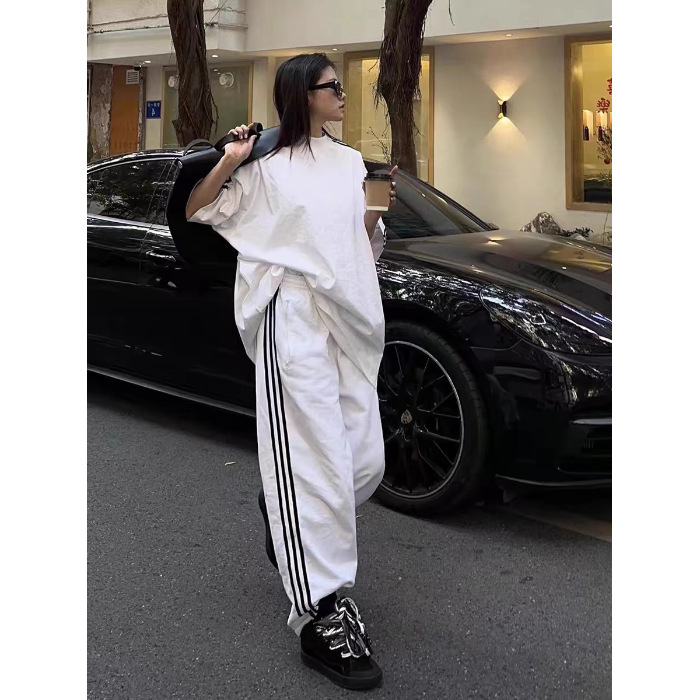 Picture of College-style Casual Sportswear suit Women's Summer Students Korean-style Loose plus size Short-sleeved Trousers Two-piece Set for Running