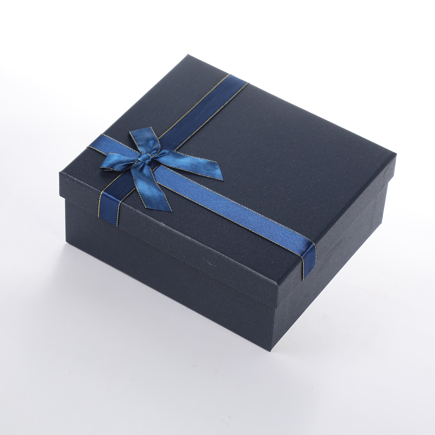 Picture of Hand gift box towel gift box thermos cup gift box heaven and earth cover packaging box wedding companion factory spot wholesale