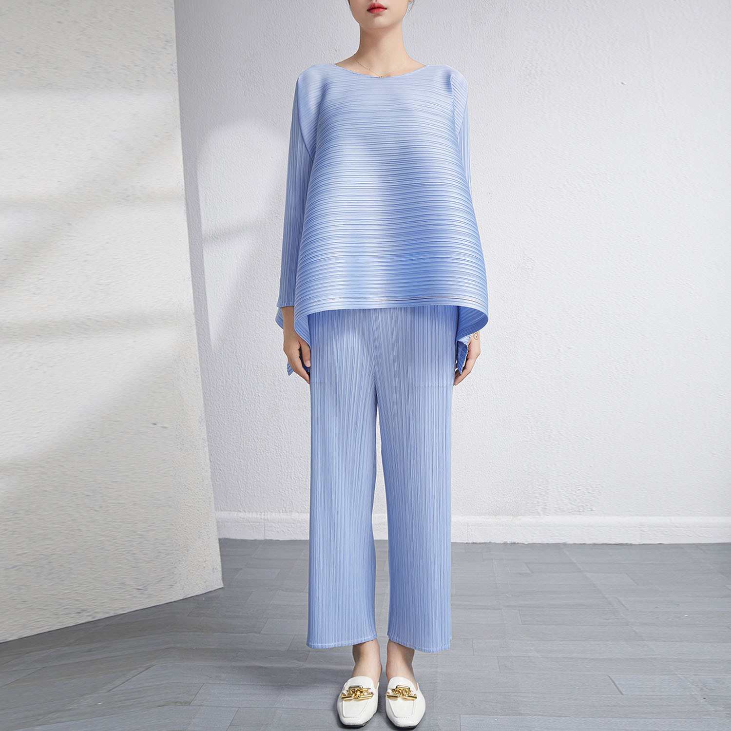Picture of Miyake Original Single Fabric Suit New Loose Age-Reducing Flesh-Covering Large Size Elegant Fashion Top Loose Casual Pants