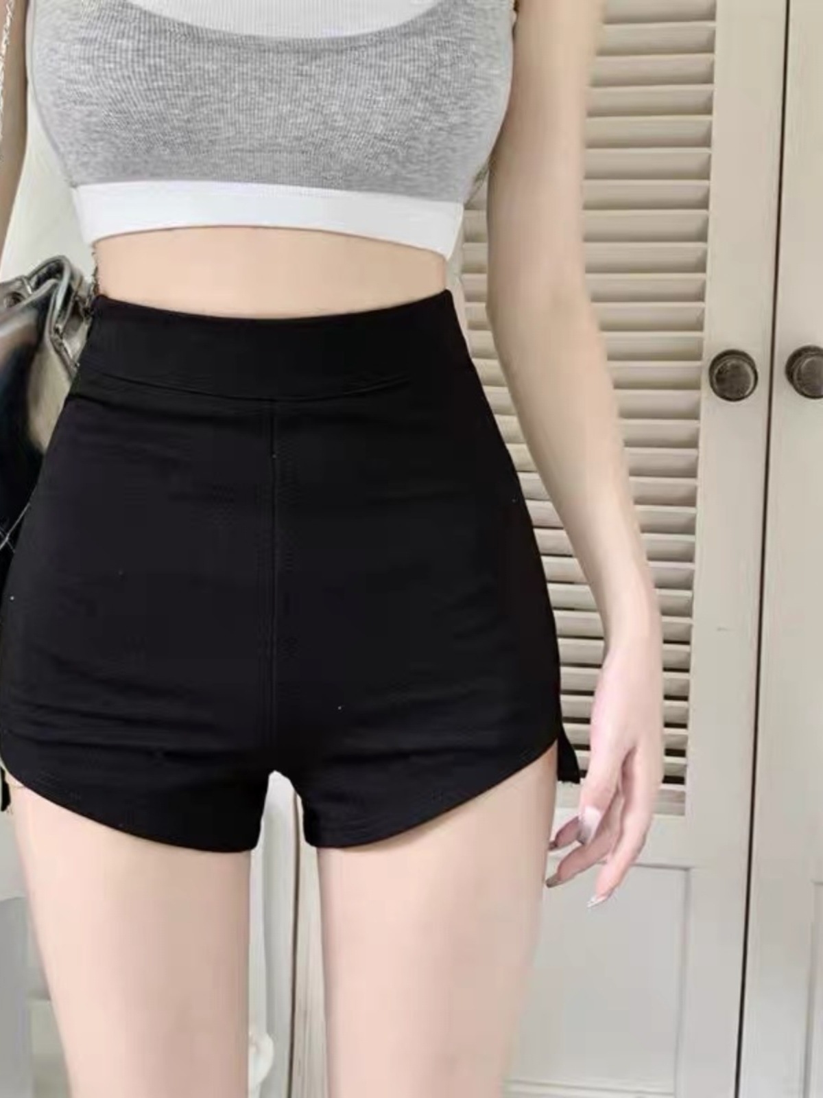 Black Hot Girls Super Shorts Women's High Waist Slimming Casual Pants Summer Design Sense Slim-fit Hip Wrapped Hot Pants Short Trendy Pants