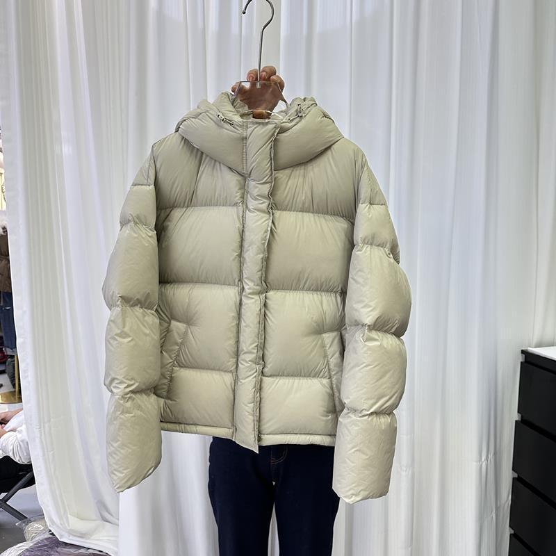 Picture of Small Thickeneded Short Cotton Outwear for Women 2025 Winter Trendyy Fashion New Hooded Warm Bread Outwear Trendy