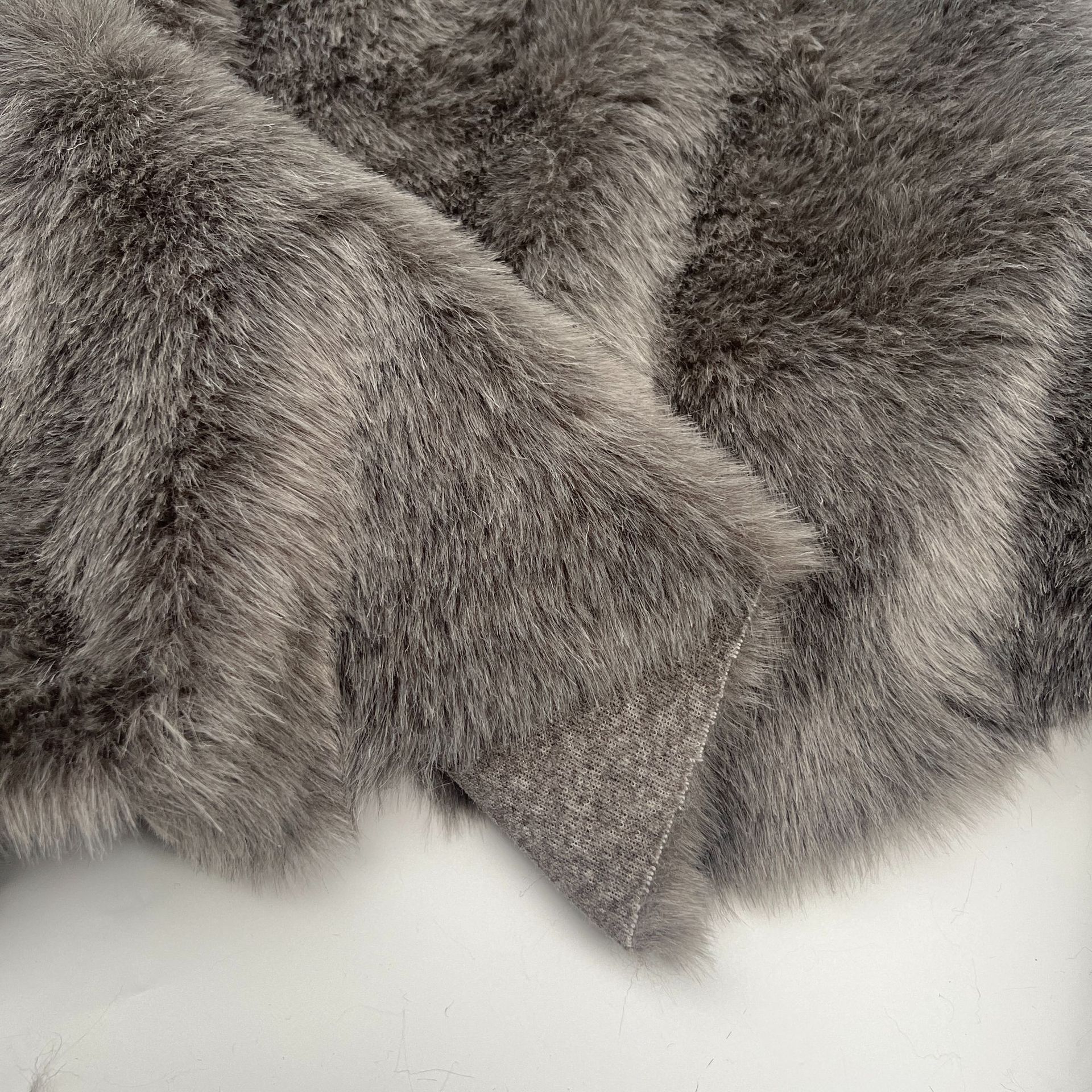 In-Stock Long-Haired Short Plush Gray 25mm Leather Knee Pads Large Fur Wholesale Toy Accessories Crafts Carpet