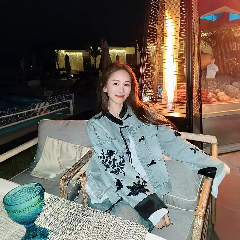 Picture of Blue New Chinese Embroidered Denim Coat Women's Short 2024 Spring and Autumn New Korean Style Small Design Top