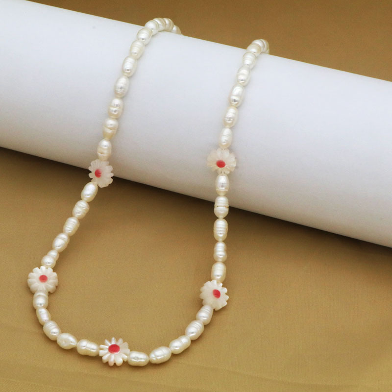 Picture of Korean Retro ins Niche Flower Baroque Natural Freshwater Pearl Necklace Women's European and American Light Luxury Simple Necklace