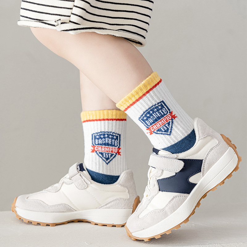 Picture of New children's socks autumn and winter boys basketball sports tube baby socks 1-15 years old children's cotton socks wholesale