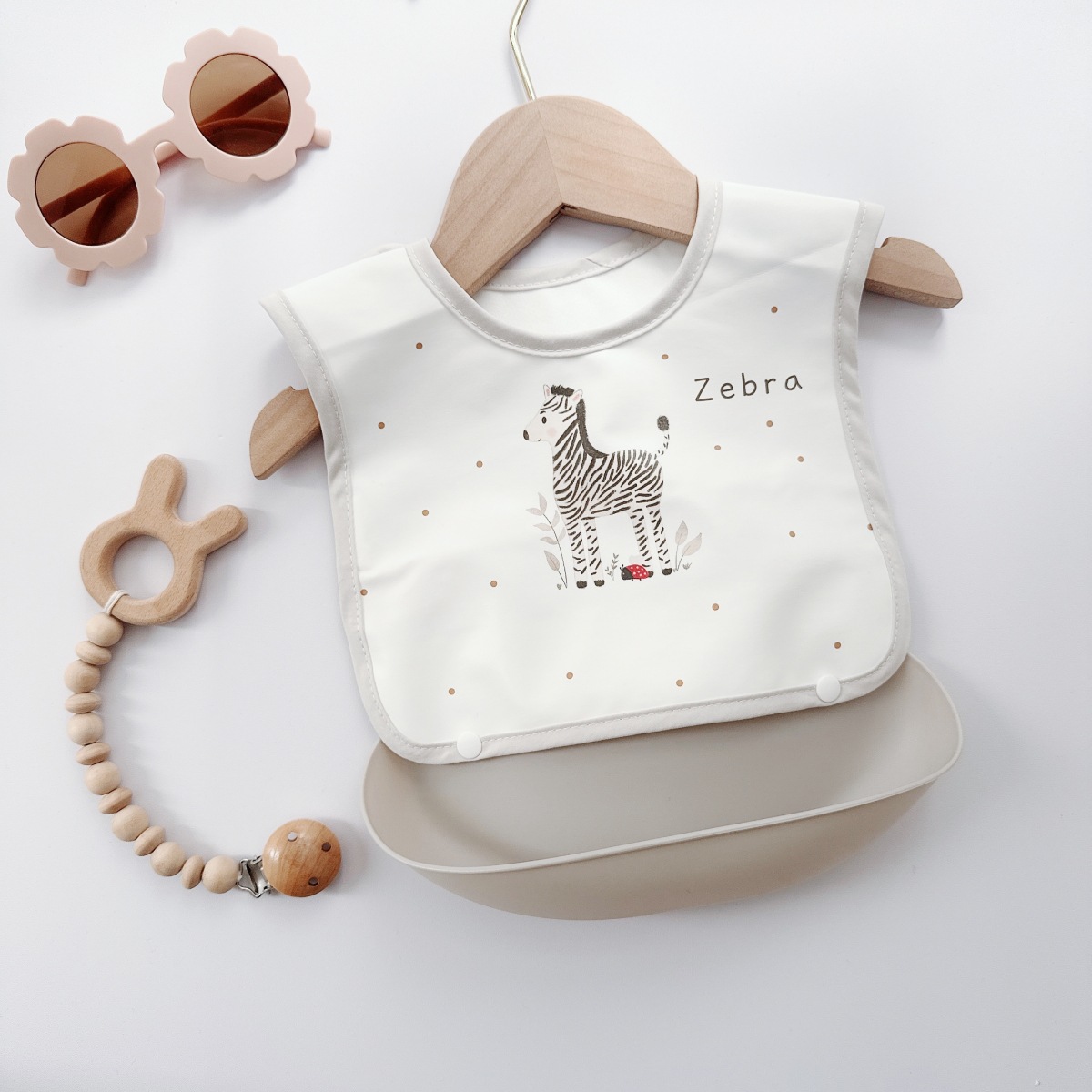 Picture of New Children's Silicone Bib Baby Meal Bag Baby Food Supplementary Food Bag Waterproof Anti-dirty Artifact PU Soft Bib