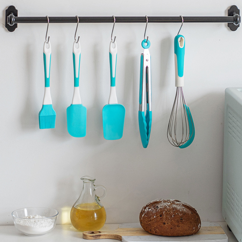 Cross-border kitchen silicone baking tools five-piece oil brush scraper egg beater kitchen utensils 5 pieces suit
