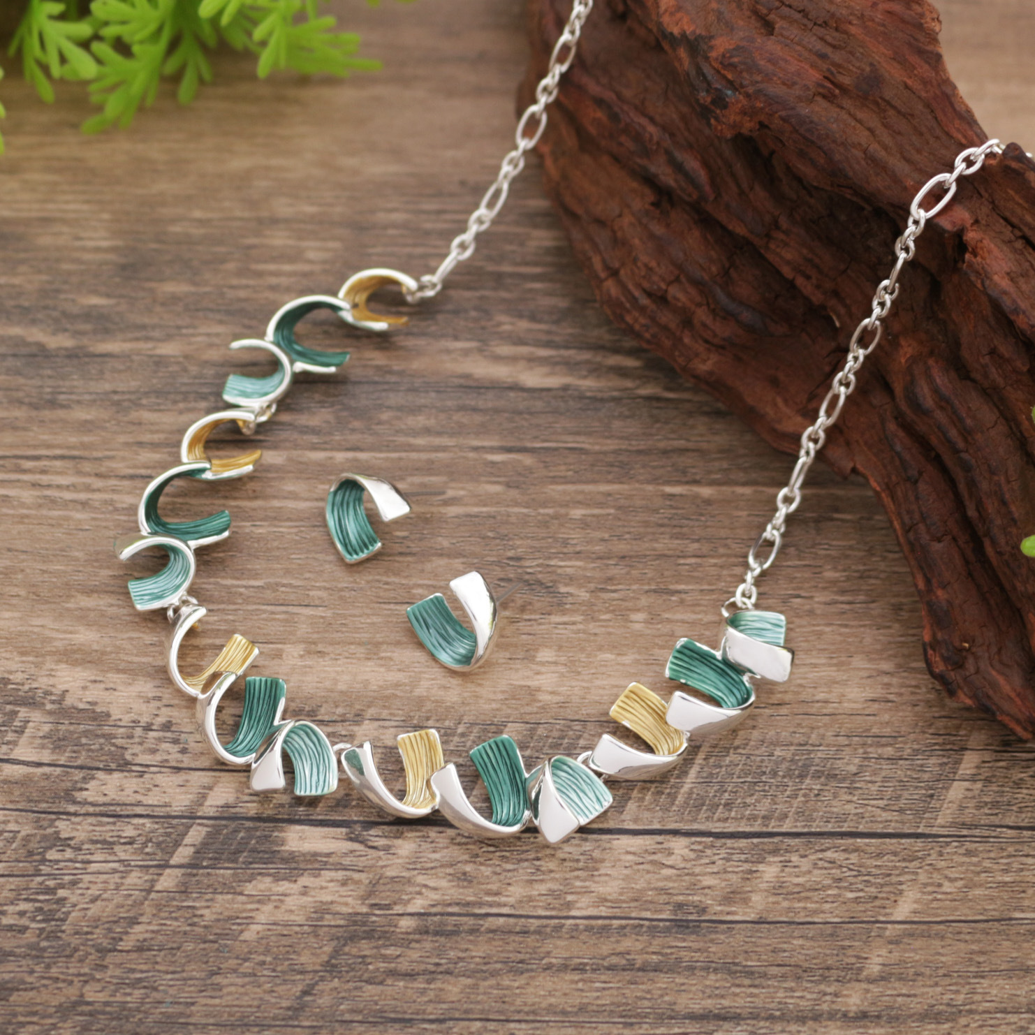 Picture of Cross-border New Enamel Geometric Earrings Necklace suit Women Fashion High-end Irregular Spiral Necklace