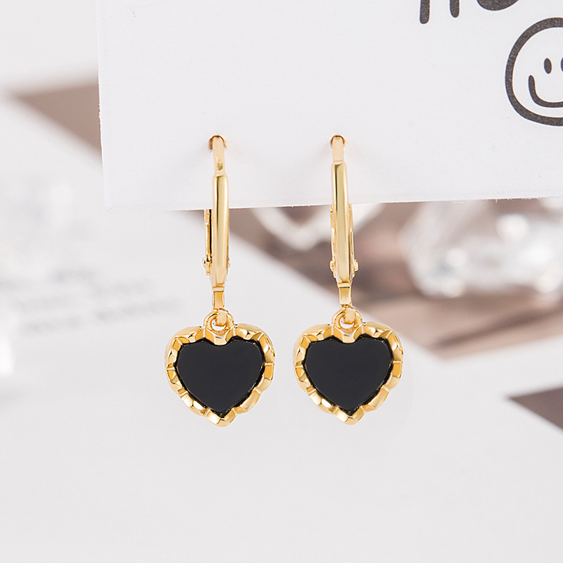 Black Love Elegant Earrings Women's Light Luxury High-end Retro Earrings Earrings Niche Design Cool Style Earrings