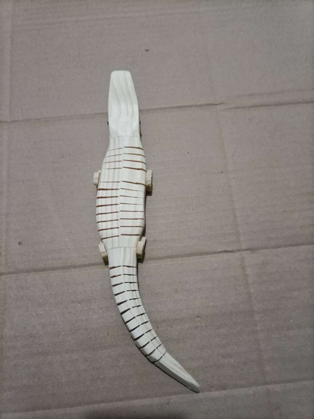 Picture of Wooden Round Head Snake Anti-Real Wooden Kidsren's Toy Snake 30-50-2, Pterosaur Crocodile Cobra, Etc