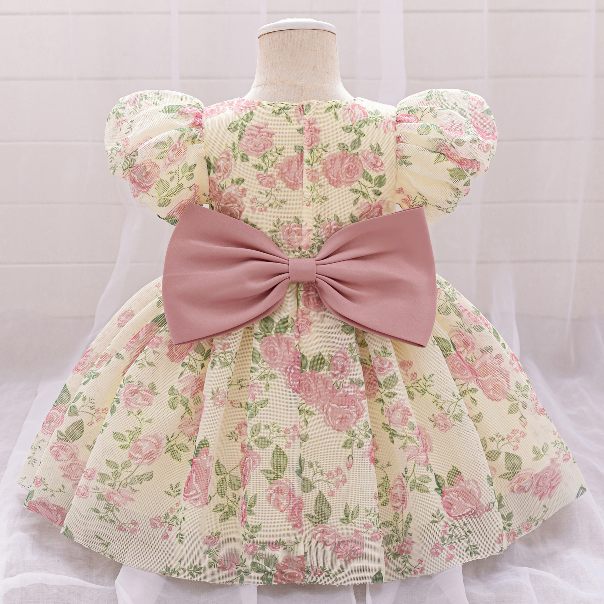 Picture of 2025 Cross-Border New Girls Princess Dress Summer Little Girl Dress Puff Sleeve Floral Children's Dress Tutu Skirt