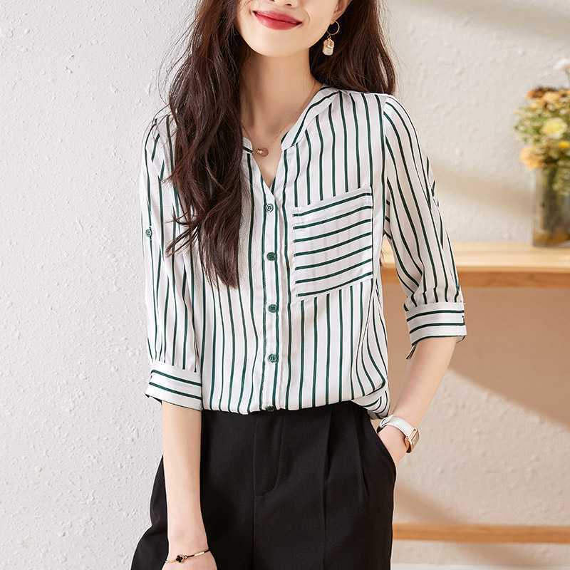 2025 New Summer Design Niche Fashion Intellectual Elegant Cool Lazy Loose Stripesd Shirt for Women