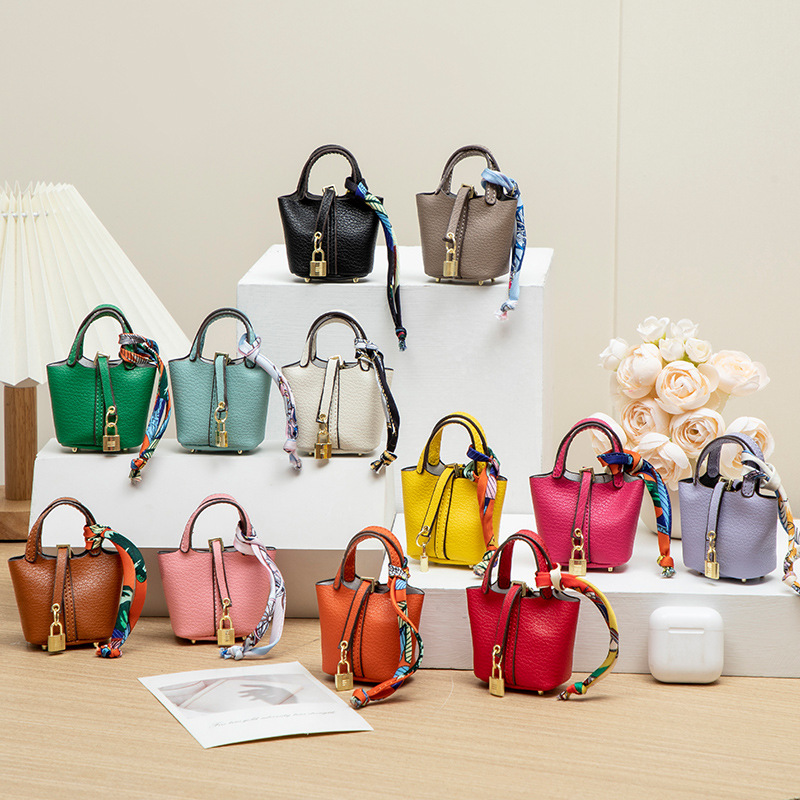 H Mini Vegetable Basket Bag Pendant High-end Leather Car Keychain Hanging Cute Creative Headset Bag