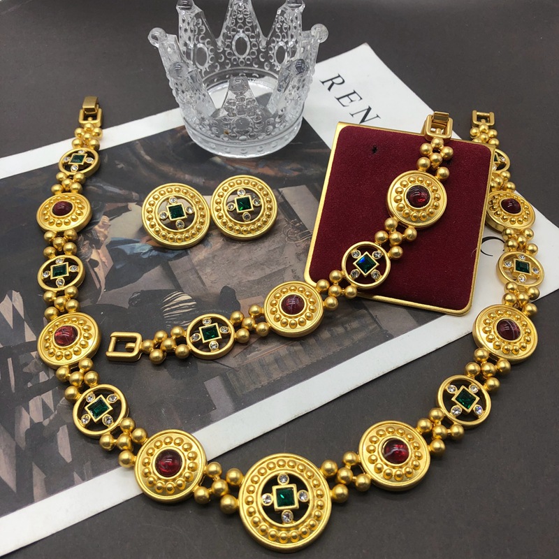 Western Middle Ancient Heavy Industry Necklace Bracelet Vintage Carved Pattern Diamond Glaze Niche Design Necklace Bracelet Set