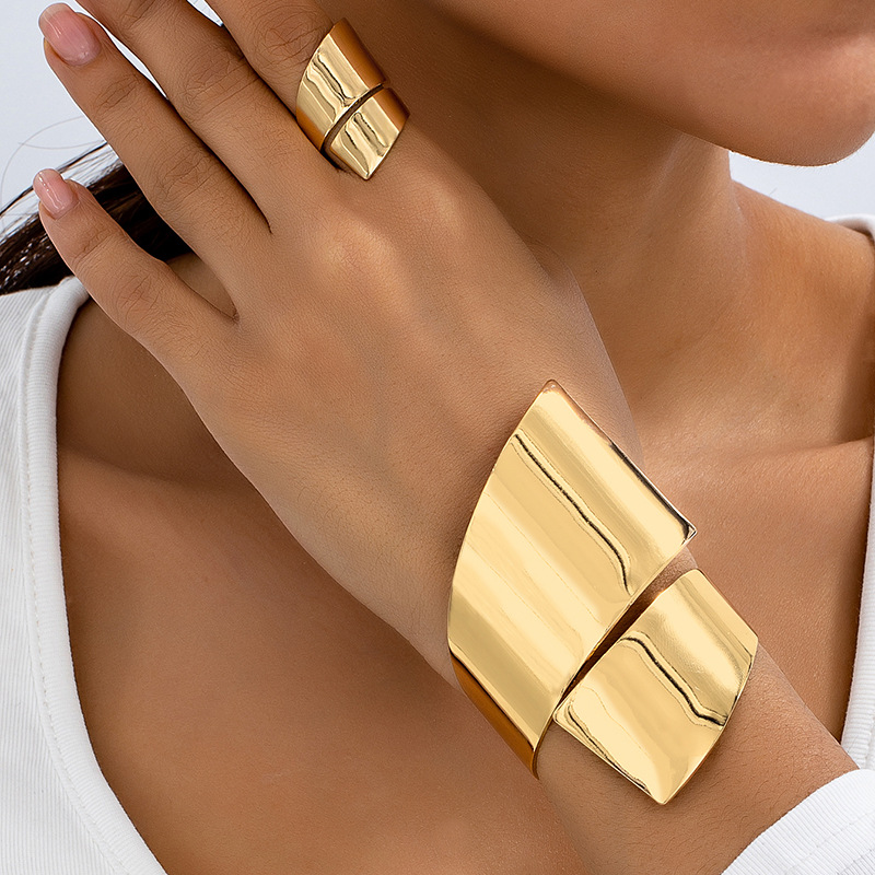 Korean Style Irregular Twisted Ring Niche European and American Stylish High-End Simple Open Versatile Index Finger Glossy Ring