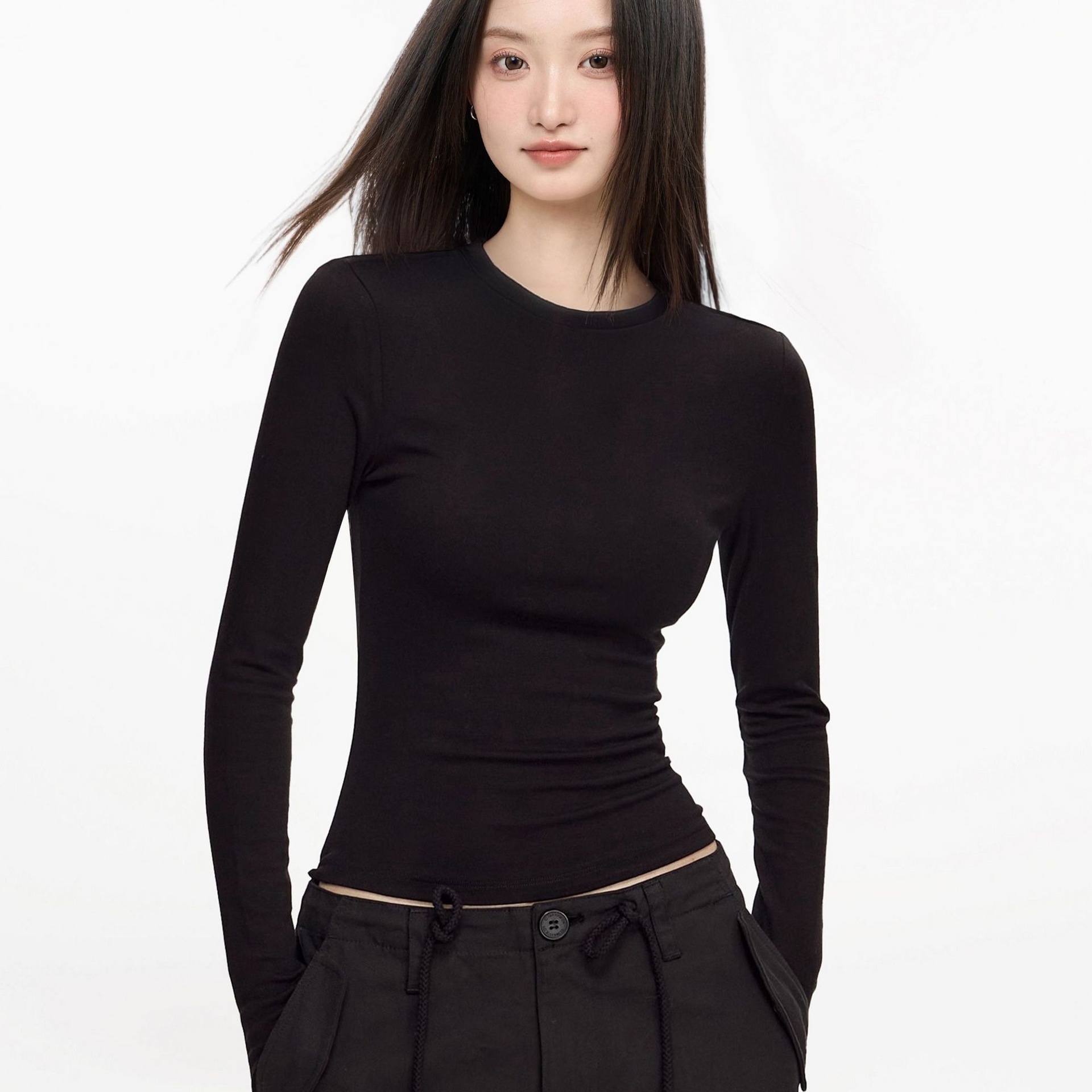 Picture of Crew neck slimming long-sleeve T-shirt for women, versatile 2025 new Korean style hot girl outfit, base layer top, women's trend