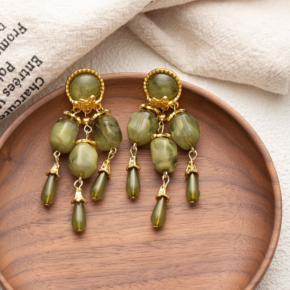 Picture of Silver Needle Vintage Green Tassel Earrings Palace Style High-End Earrings Fashionable Unique Exaggerated Earrings