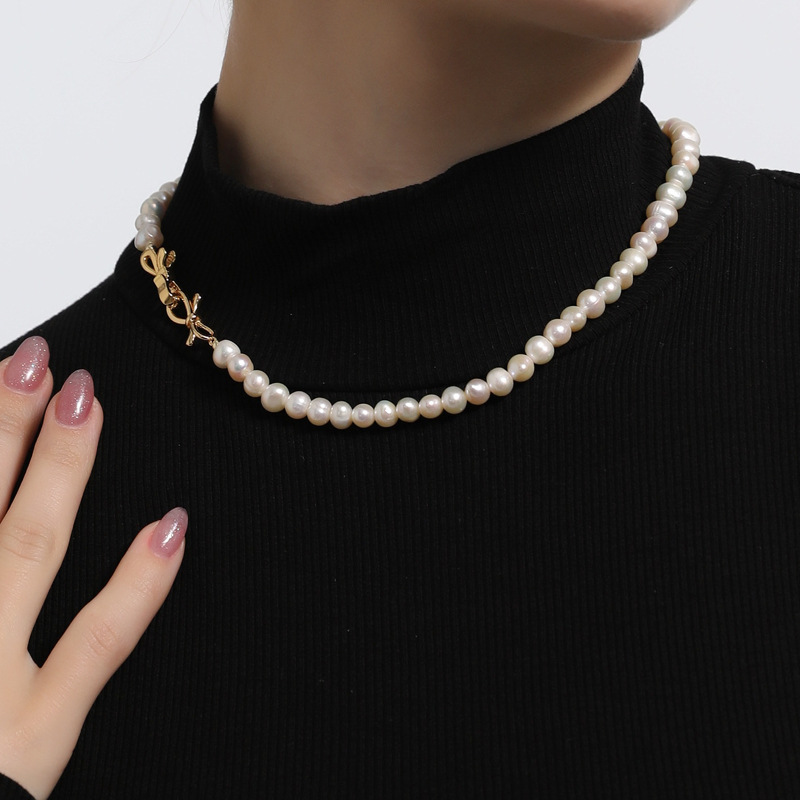 Picture of Spot Wholesale Natural Freshwater Pearl Necklace Ins Design Clavicle Chain New Niche Accessible Luxury Bow Buckle